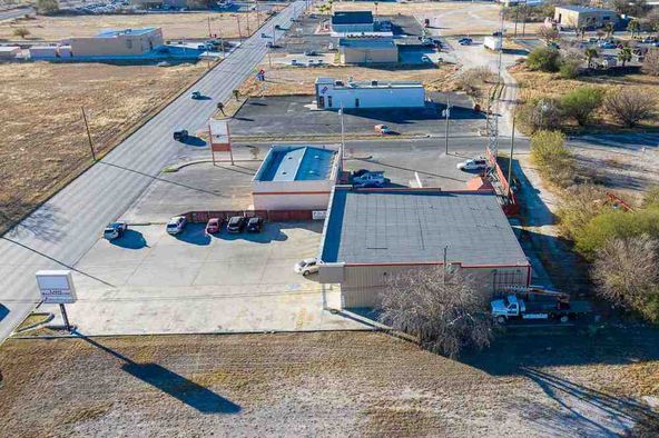 Retail Free Standing: 2104 N Bedell Ave, Del Rio, TX 78840